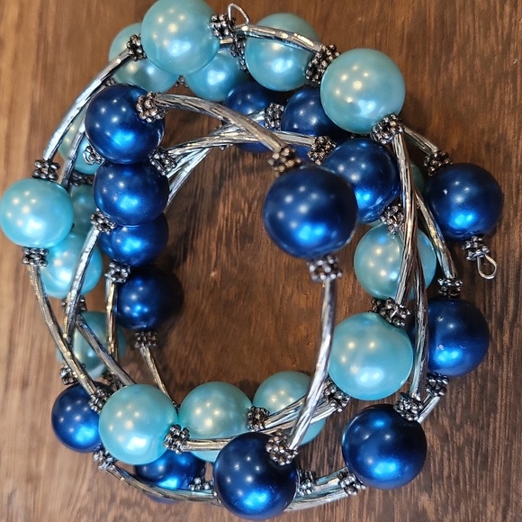 Unbranded Jewelry - Vintage Beaded Silver Tone Accordion Bracelets